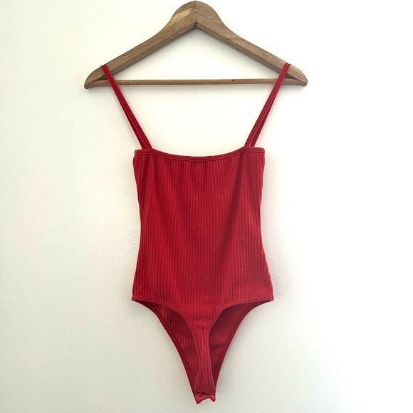 MISSGUIDED | Ribbed Spaghetti Strap Bodysuit - Picture 6 of 8